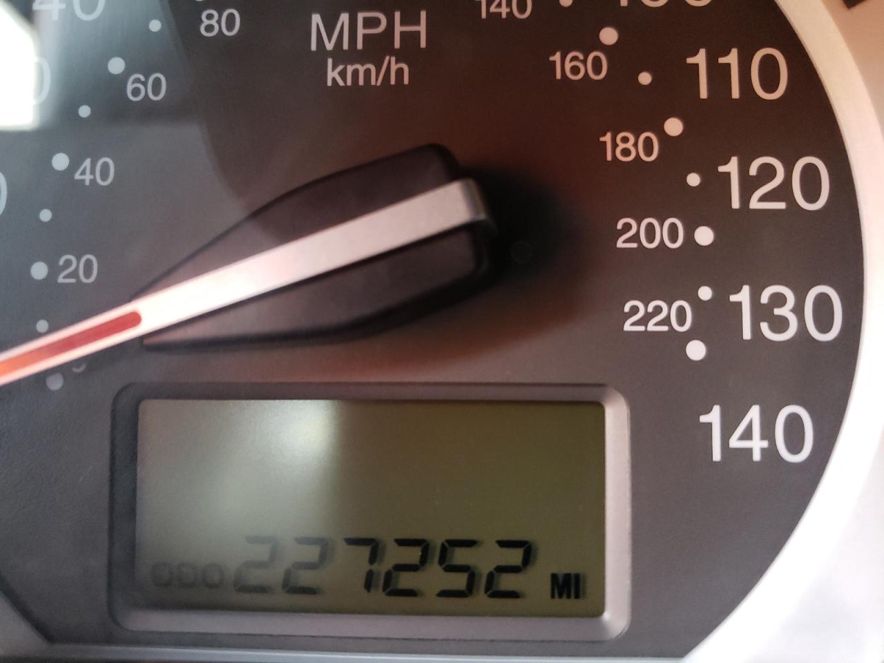 Zdjęcie 8 z aukcji – 2008 KIA SPECTRA5 5 z VIN KNAFE161685011260