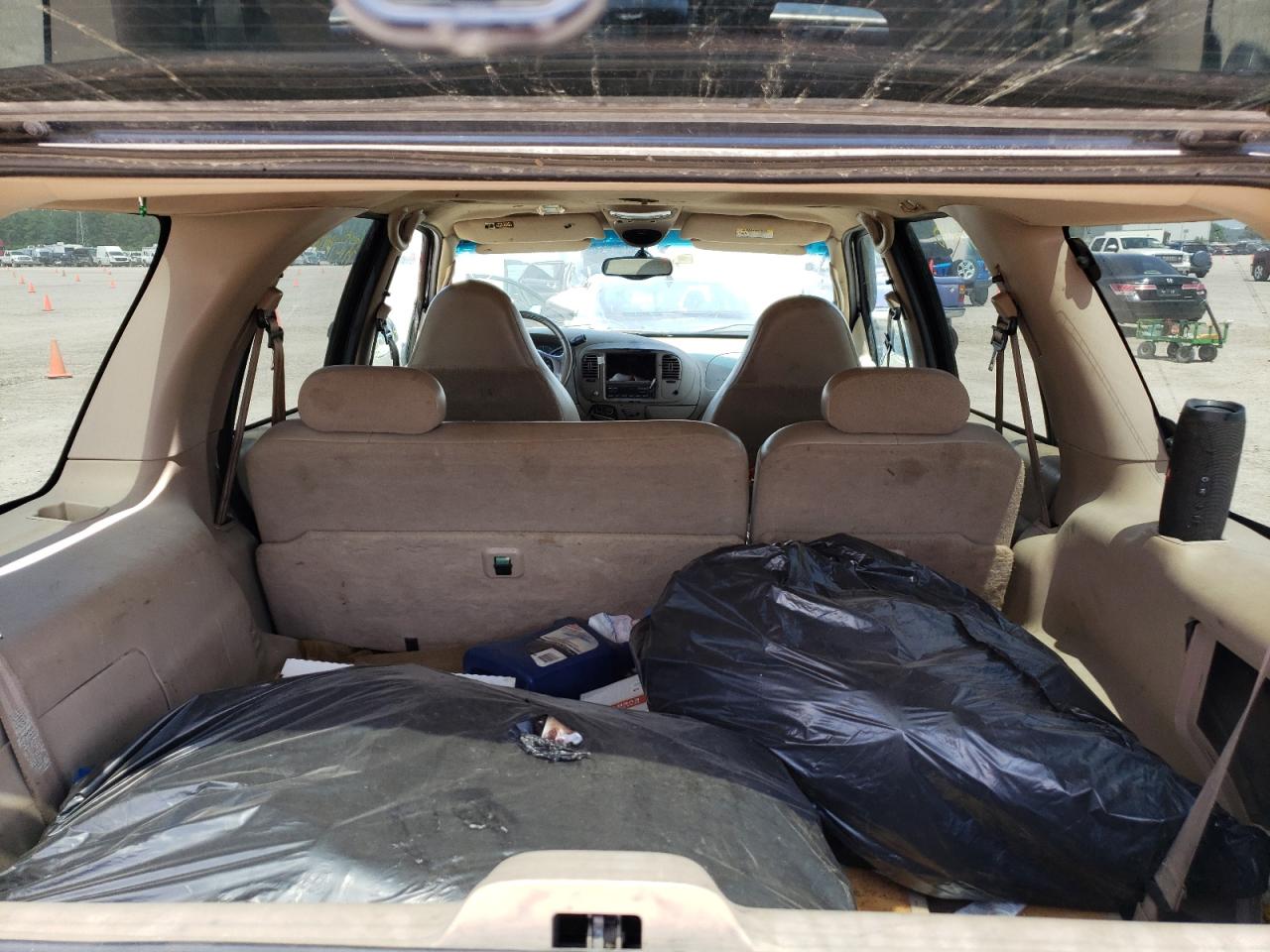 Photo 9 from auction – 2000 FORD EXPEDITION with VIN 1FMRU17L7YLC48298
