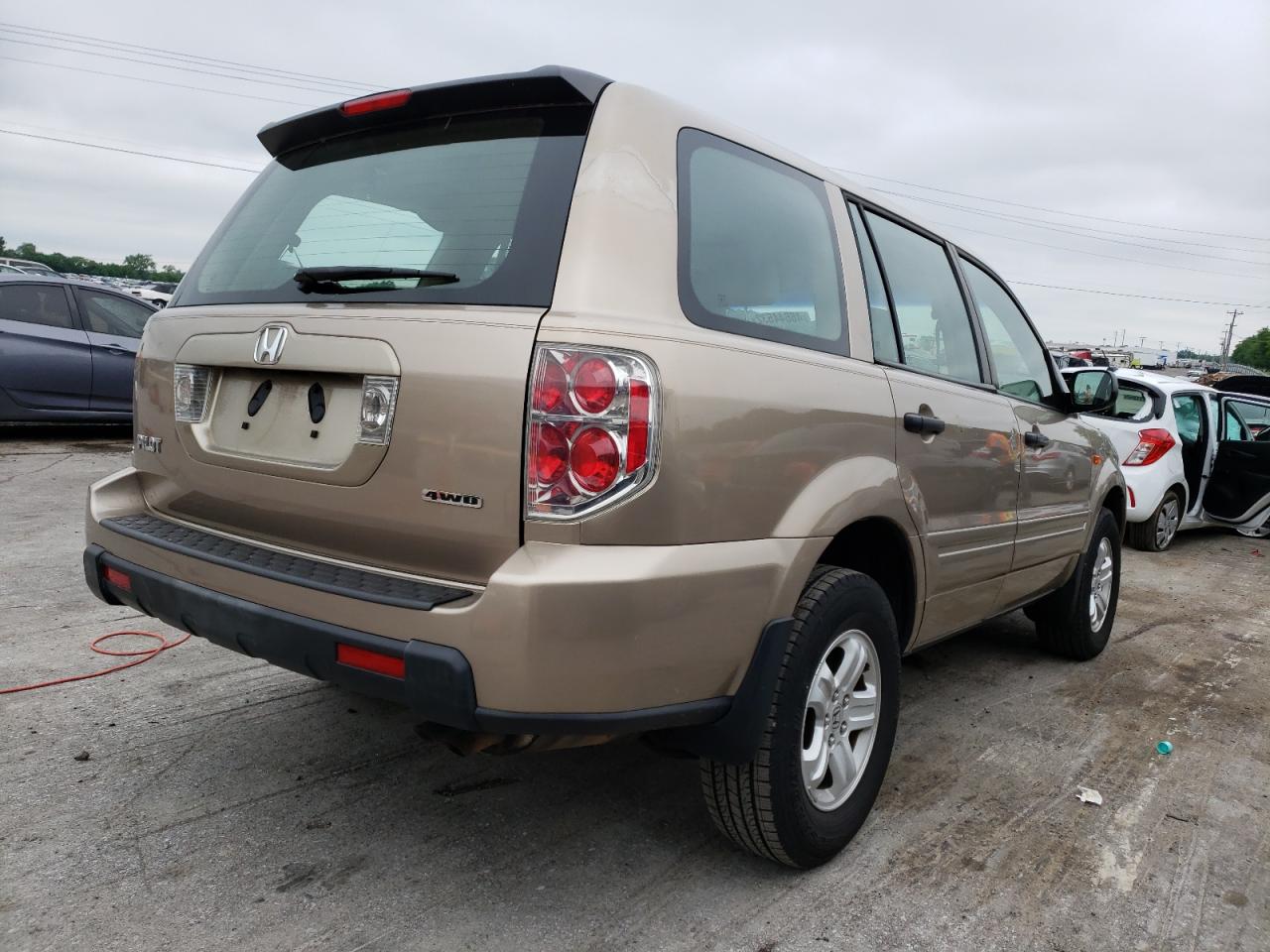 Photo 4 from auction – 2006 HONDA PILOT with VIN 5FNYF18106B029562