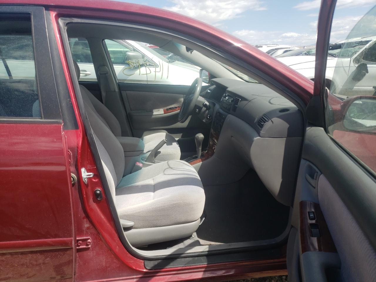 Photo 5 from auction – 2006 TOYOTA COROLLA CE with VIN 1NXBR32E56Z742853
