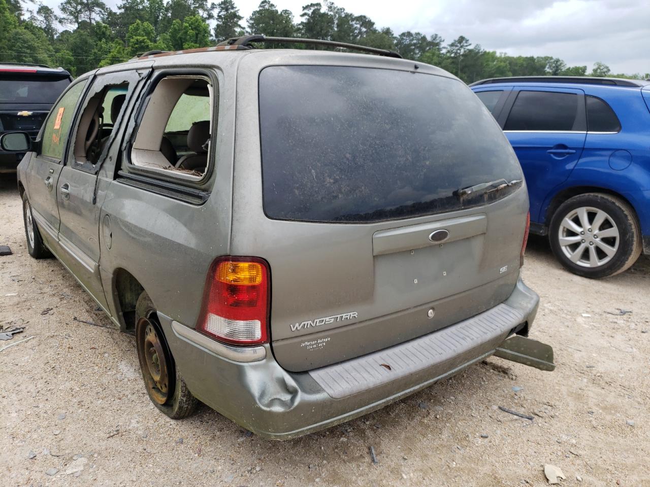 Photo 3 from auction – 2001 FORD WINDSTAR S with VIN 2FMZA52441BC10940