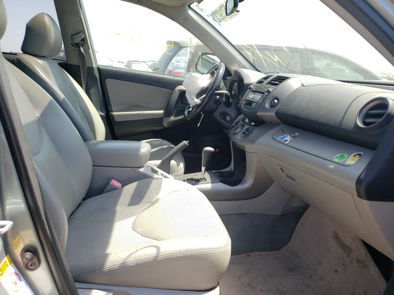 Photo 5 from auction – 2008 TOYOTA RAV4 LIMIT with VIN JTMBD31V185137214
