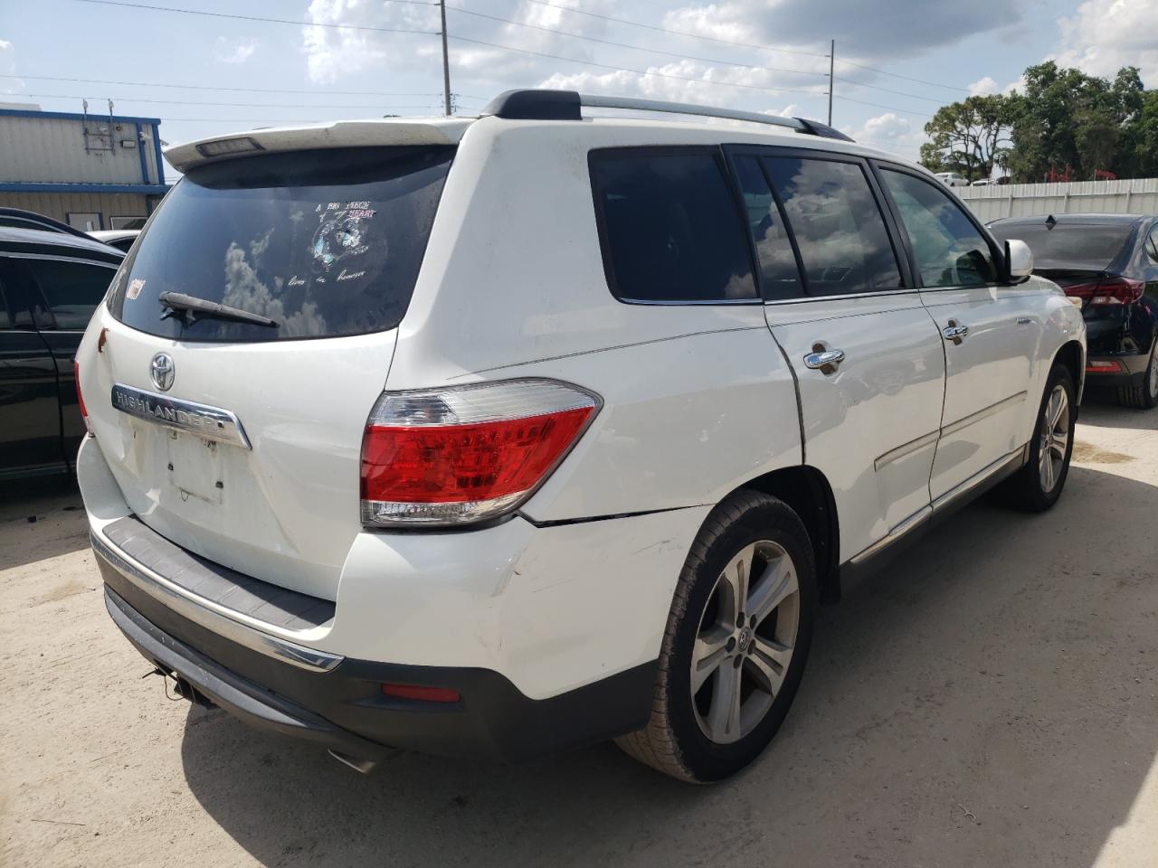 Photo 4 from auction – 2011 TOYOTA HIGHLANDER with VIN 5TDYK3EH4BS042328