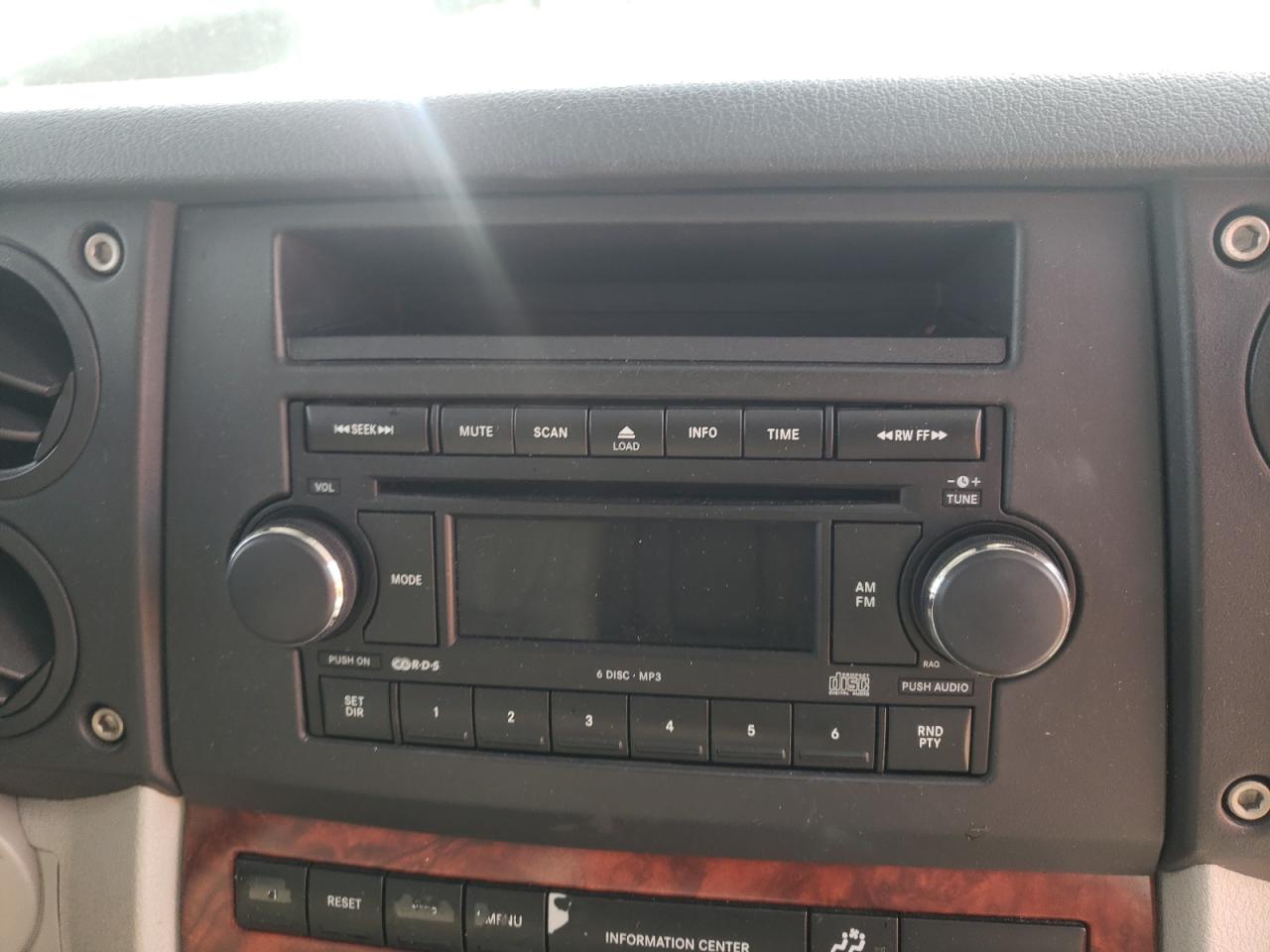 Photo 20 from auction – 2007 JEEP COMMANDER with VIN 1J8HG58247C623477