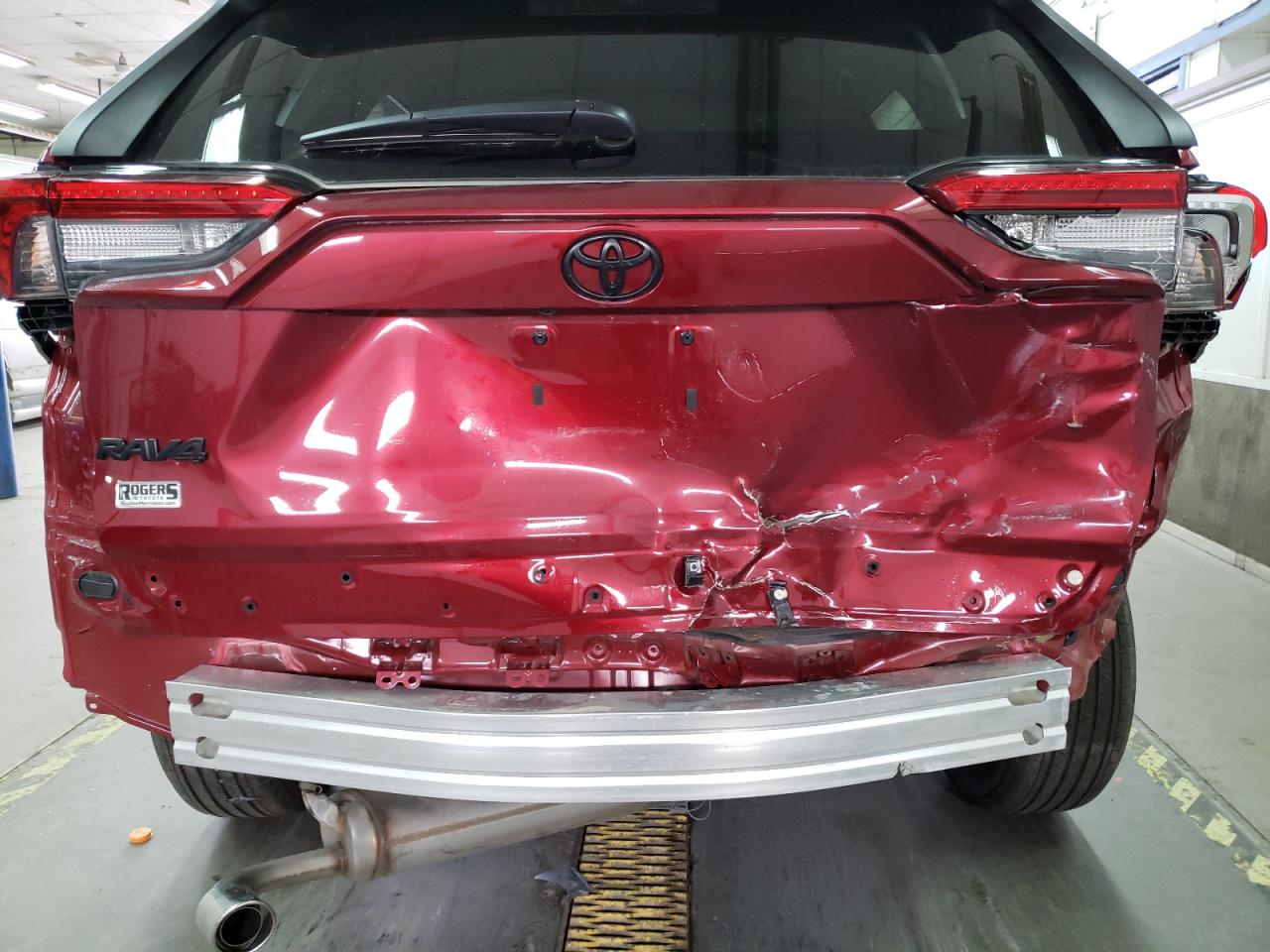 Photo 9 from auction – 2022 TOYOTA RAV4 LE with VIN 2T3F1RFV3NW252259