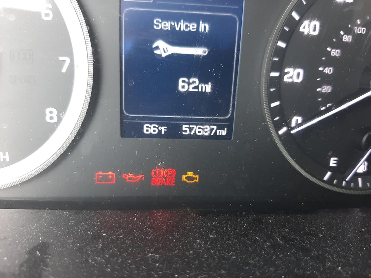 Photo 8 from auction – 2017 HYUNDAI SONATA SE with VIN 5NPE24AF2HH520225