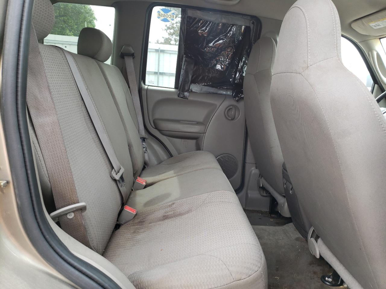 Photo 6 from auction – 2004 JEEP LIBERTY SP with VIN 1J4GL48K64W129800