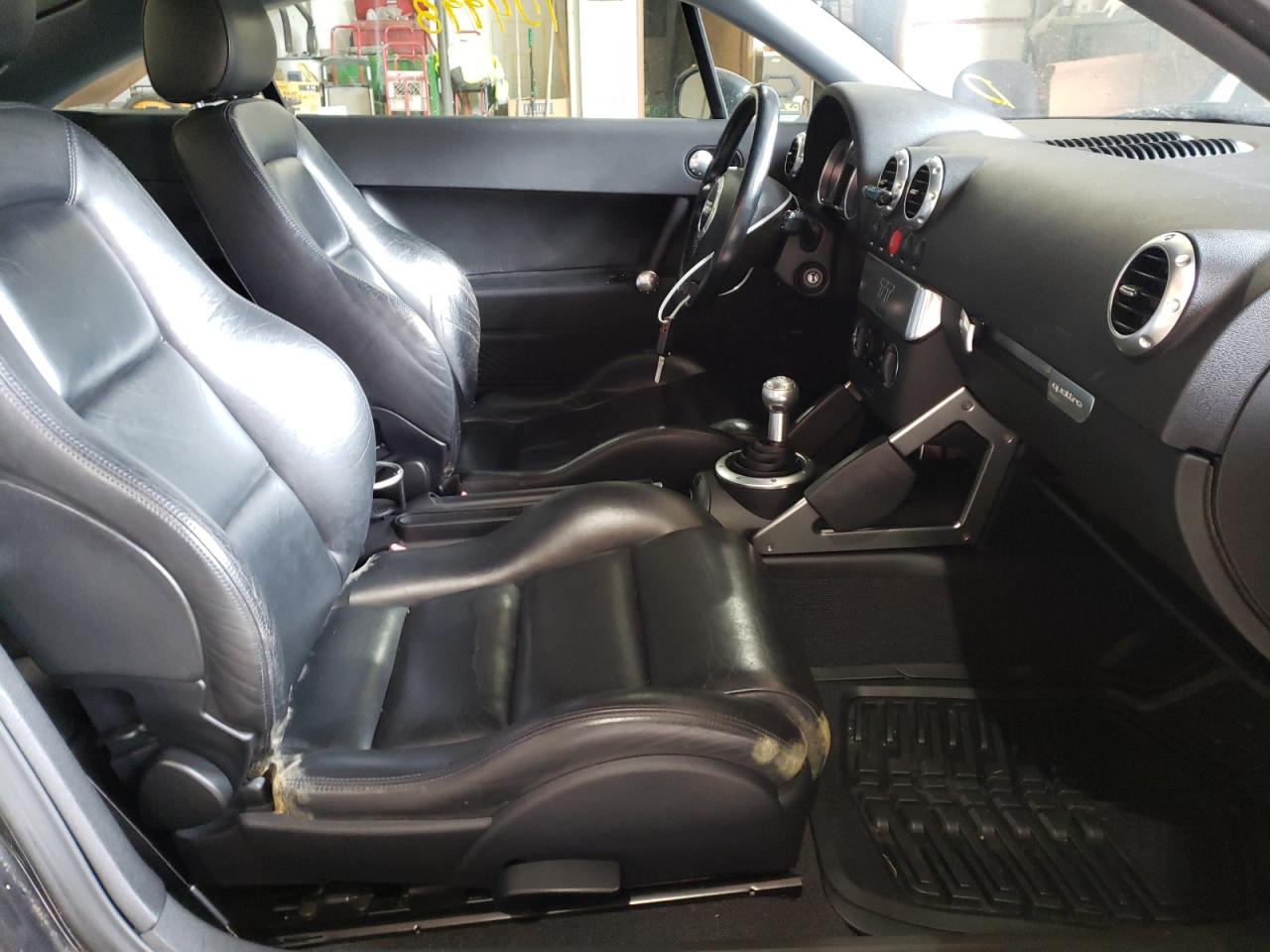 Photo 5 from auction – 2001 AUDI TT QUATTRO with VIN TRUWT28N411004700