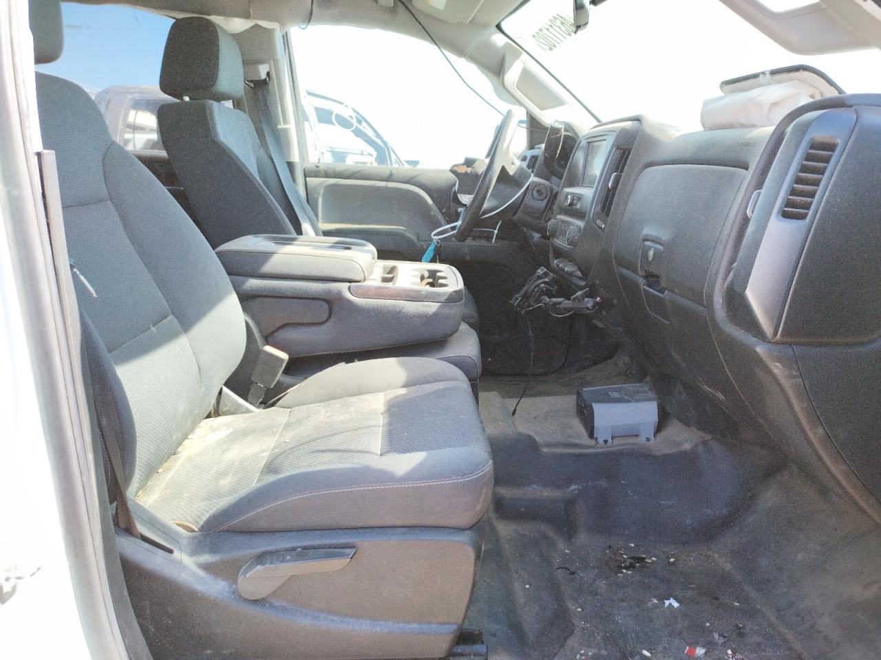 Photo 5 from auction – 2019 CHEVROLET SILVERADO with VIN 1GC1KREG0KF178175