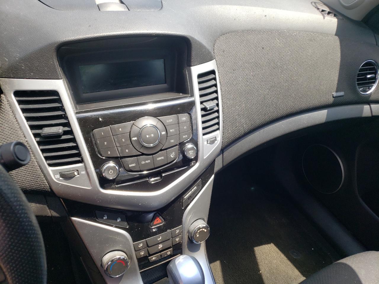 Photo 9 from auction – 2012 CHEVROLET CRUZE with VIN 1G1PE5SC6C7120927