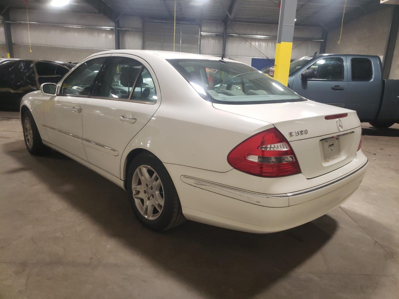 Photo 3 from auction – 2003 MERCEDES-BENZ E 320 with VIN WDBUF65J83X111961