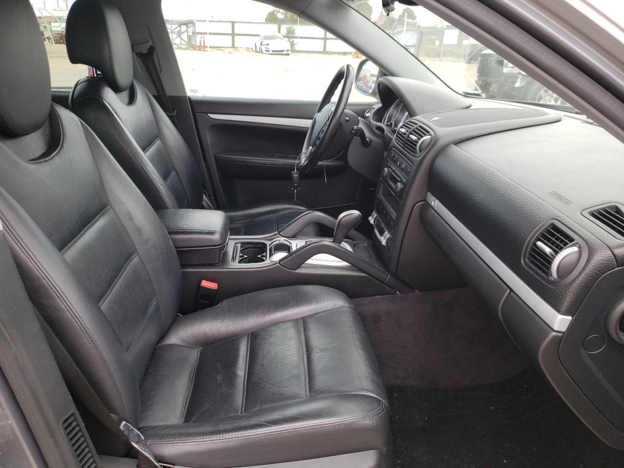 Photo 5 from auction – 2006 PORSCHE CAYENNE S with VIN WP1AB29P66LA65421