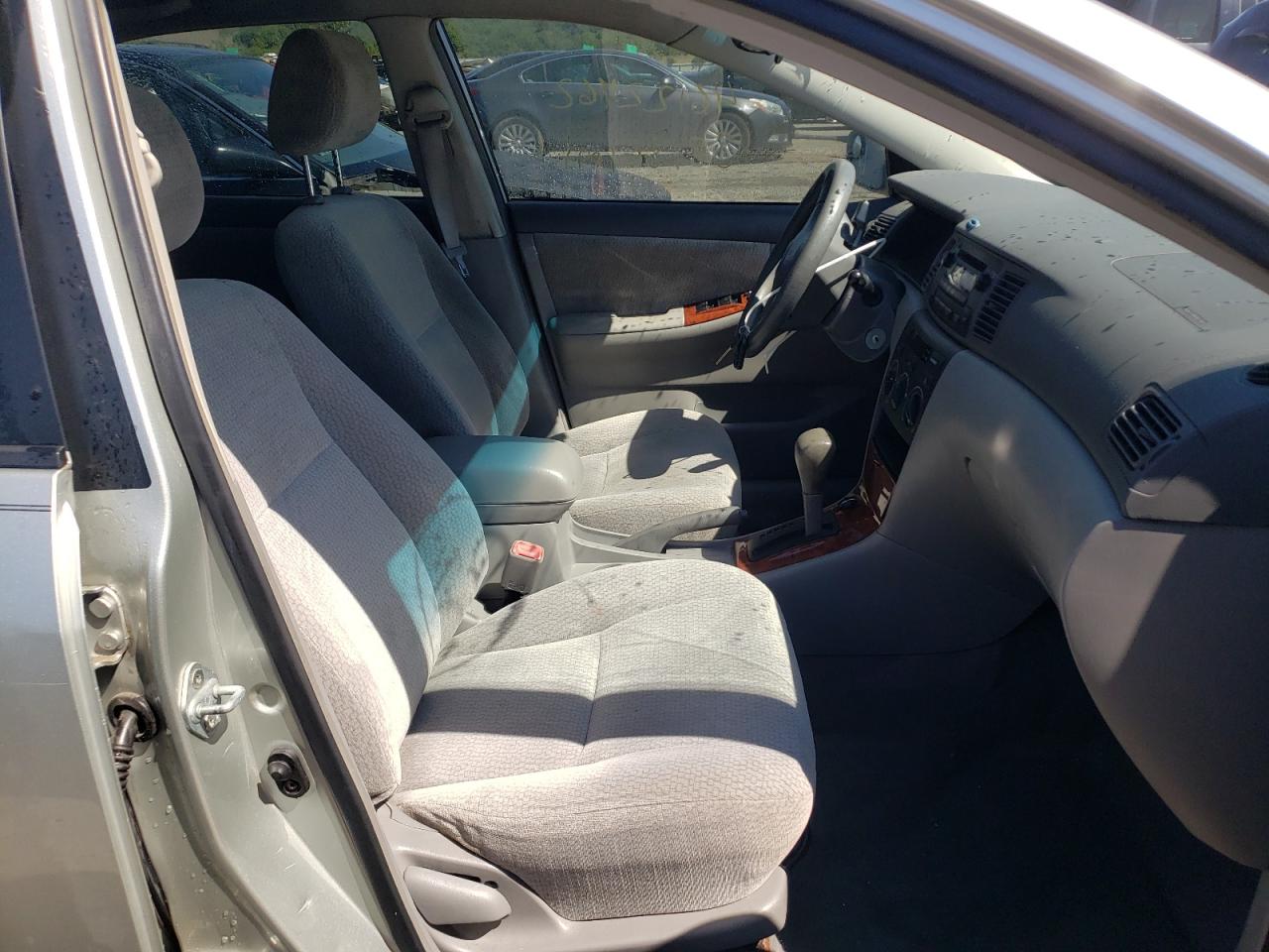 Photo 19 from auction – 2004 TOYOTA COROLLA CE with VIN JTDBR32E842032620