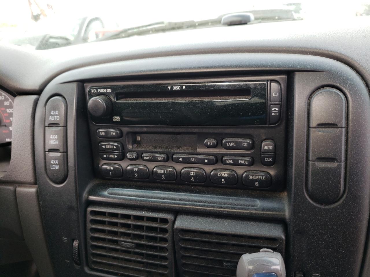 Photo 9 from auction – 2002 FORD EXPLORER X with VIN 1FMZU73K42UD48201