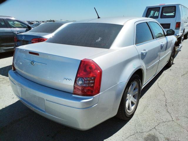 Photo 4 from auction – 2008 CHRYSLER 300 LX with VIN 2C3KA43R48H253616