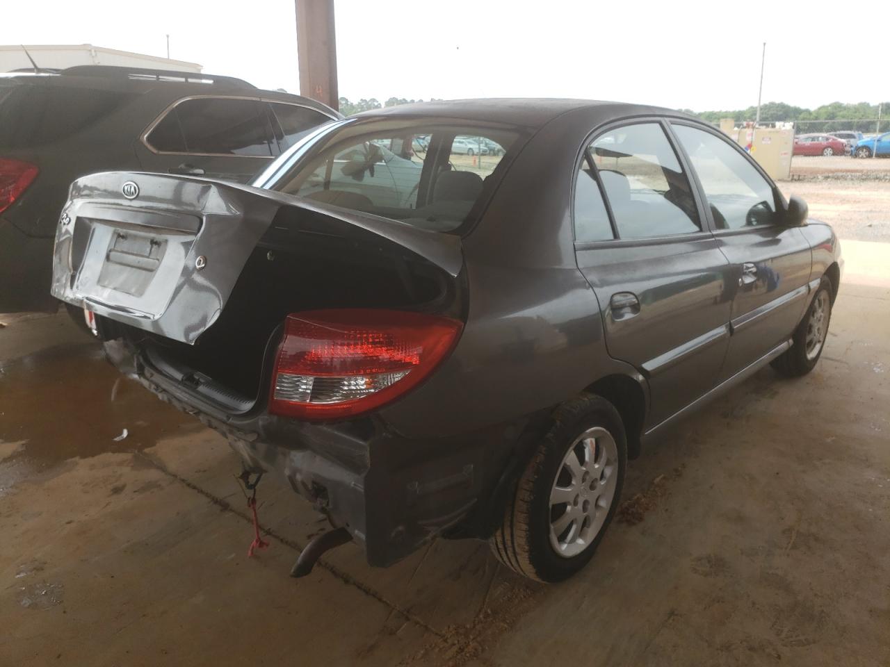 Photo 4 from auction – 2004 KIA RIO with VIN KNADC125646305185