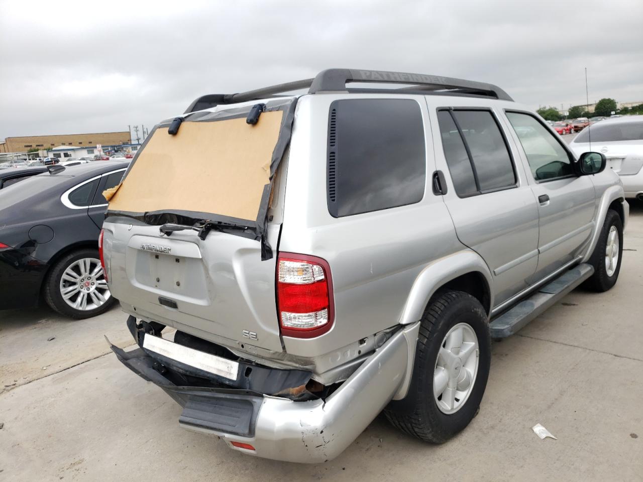 Photo 4 from auction – 2002 NISSAN PATHFINDER with VIN JN8DR09X22W665008