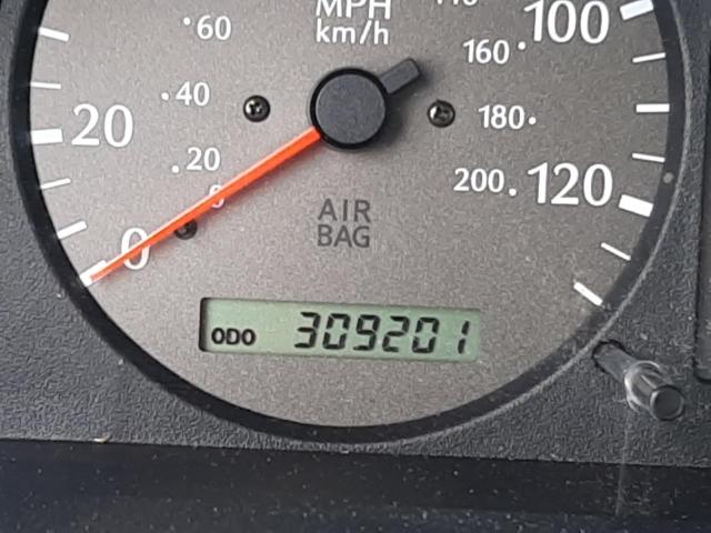 Photo 8 from auction – 2000 INFINITI G20 with VIN JNKCP11A3YT309752