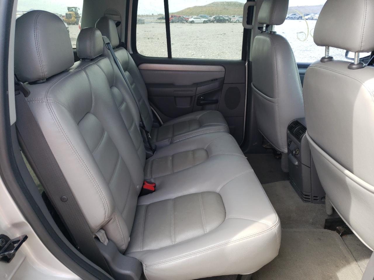 صورة رقم 6 من المزاد - 2004 FORD EXPLORER X مع VIN 1FMZU73K04ZA48399