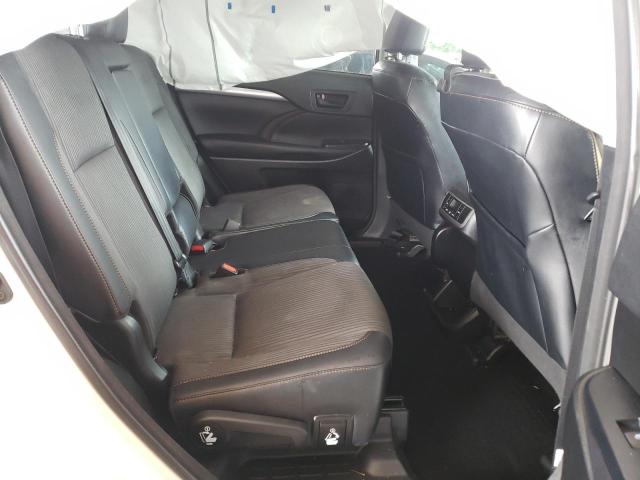 Photo 6 from auction – 2018 TOYOTA HIGHLANDER with VIN 5TDZZRFH1JS284137