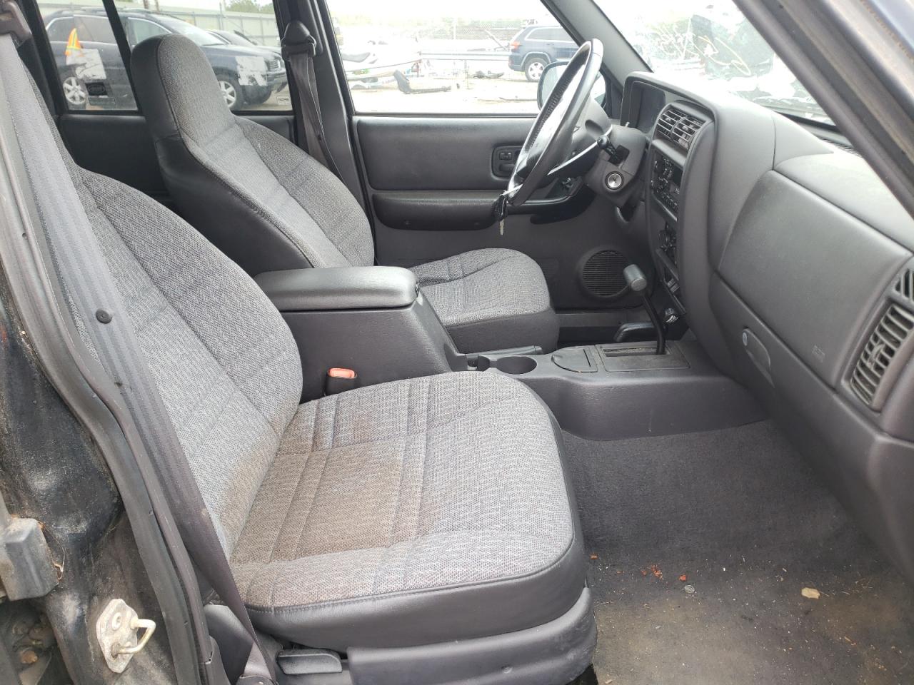 Photo 5 from auction – 1999 JEEP CHEROKEE with VIN 1J4FF68S1XL657345