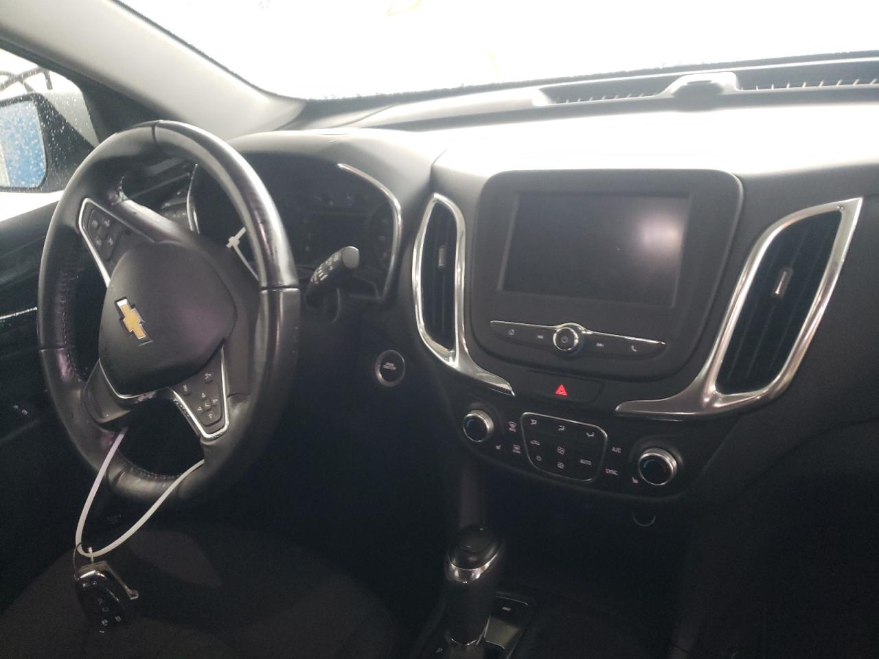 Photo 20 from auction – 2018 CHEVROLET EQUINOX LT with VIN 2GNAXSEV5J6295984