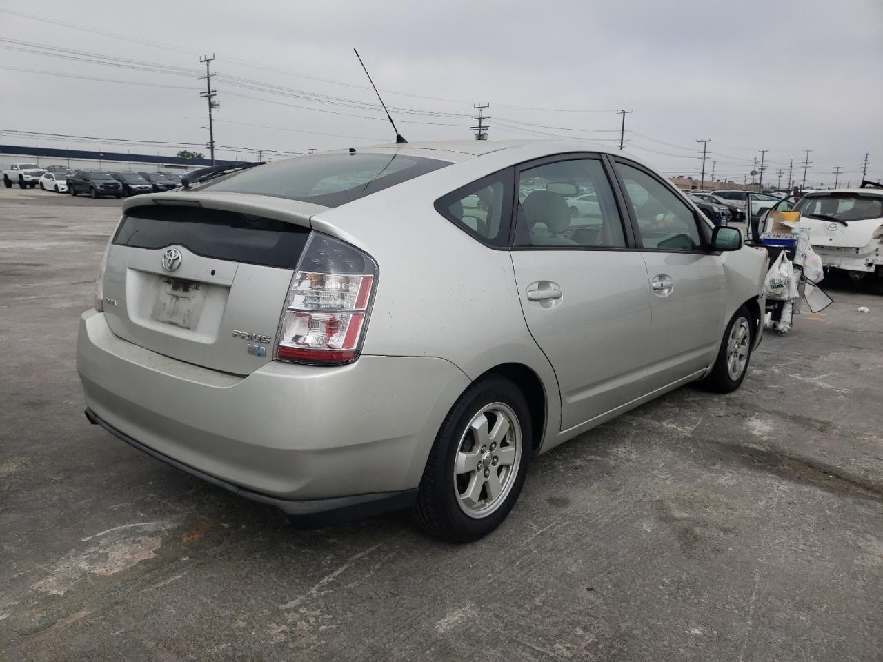 Photo 4 from auction – 2005 TOYOTA PRIUS with VIN JTDKB20U050127937