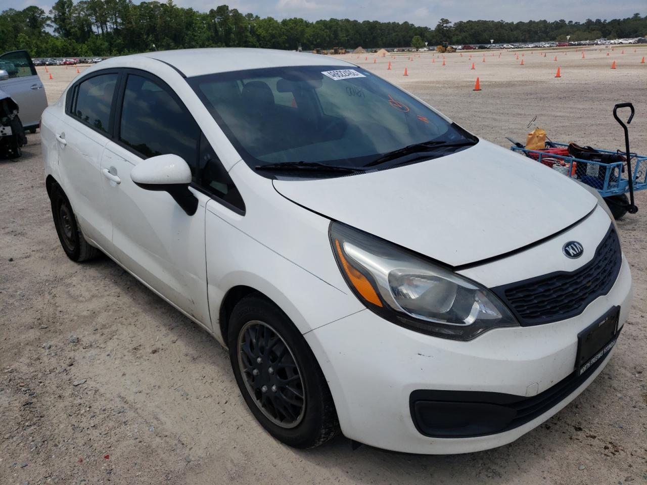 KIA RIO LX 2015 with VIN KNADM4A37F6470339 - Photo from auction