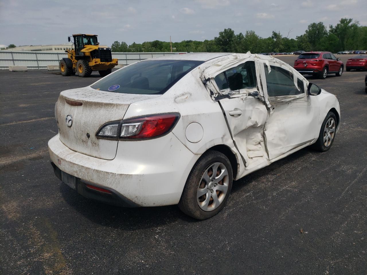 Photo 4 from auction – 2010 MAZDA 3 I with VIN JM1BL1SF1A1204034