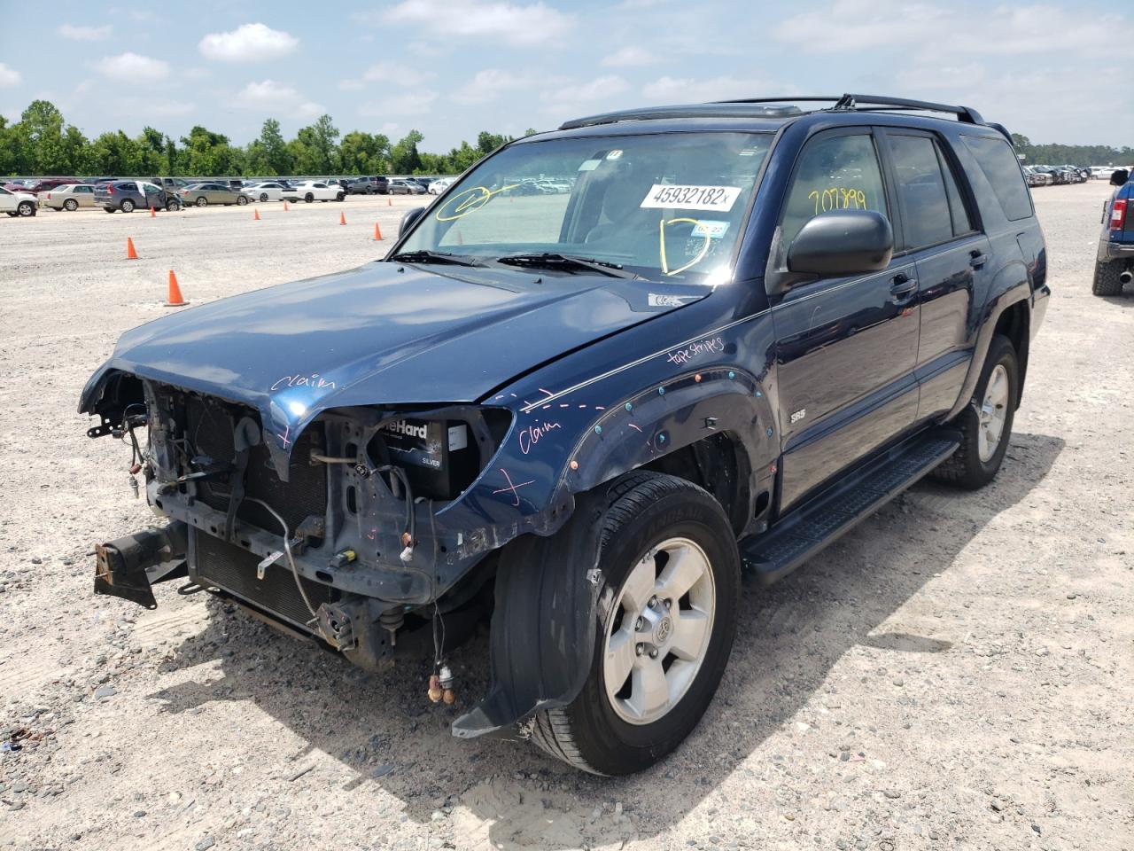 Photo 2 from auction – 2004 TOYOTA 4RUNNER SR with VIN JTEZU14R648016703