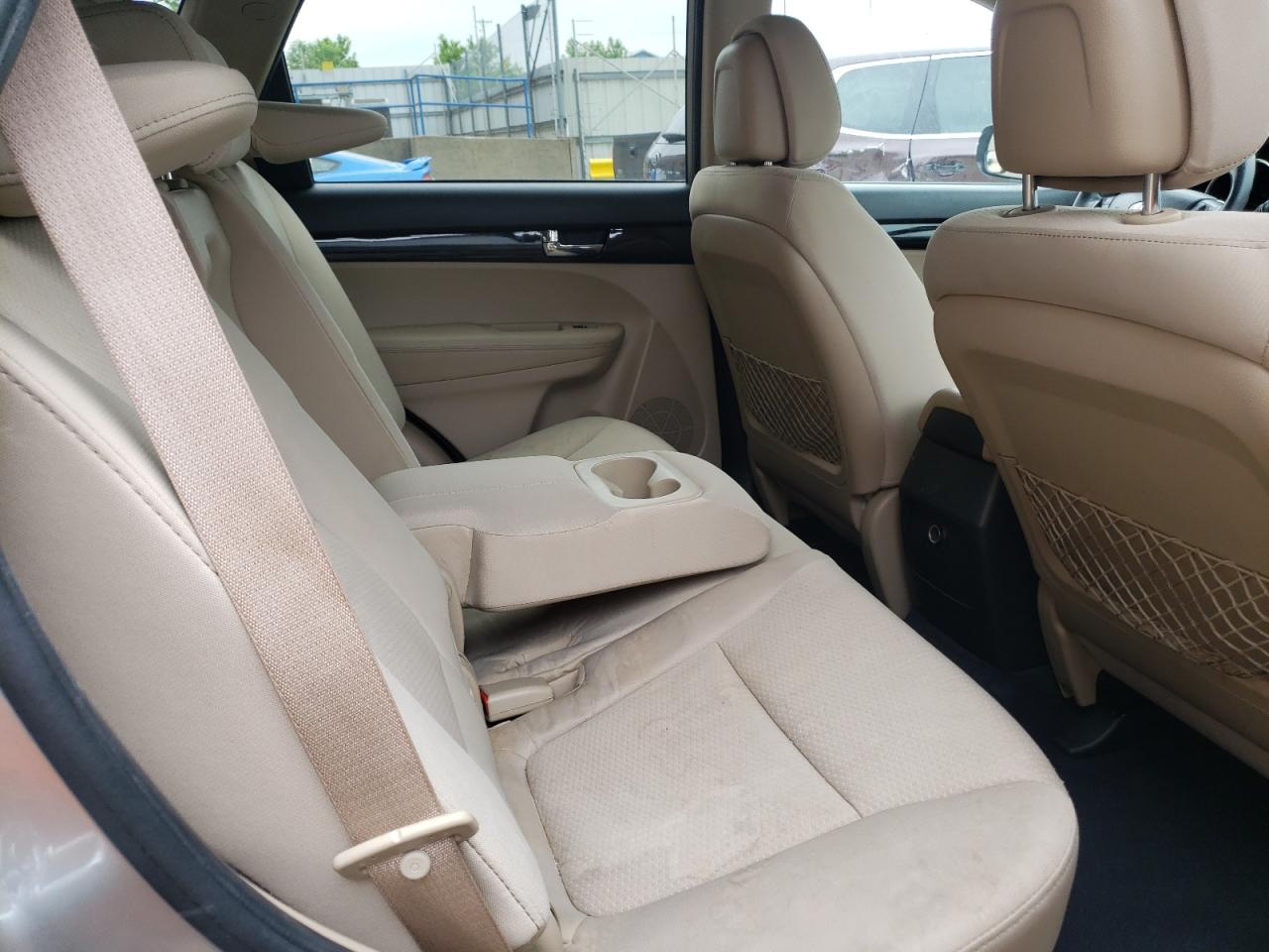 Photo 6 from auction – 2013 KIA SORENTO LX with VIN 5XYKT4A67DG353359