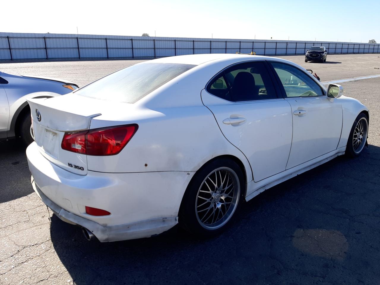 Photo 4 from auction – 2006 LEXUS IS 350 with VIN JTHBE262365005640