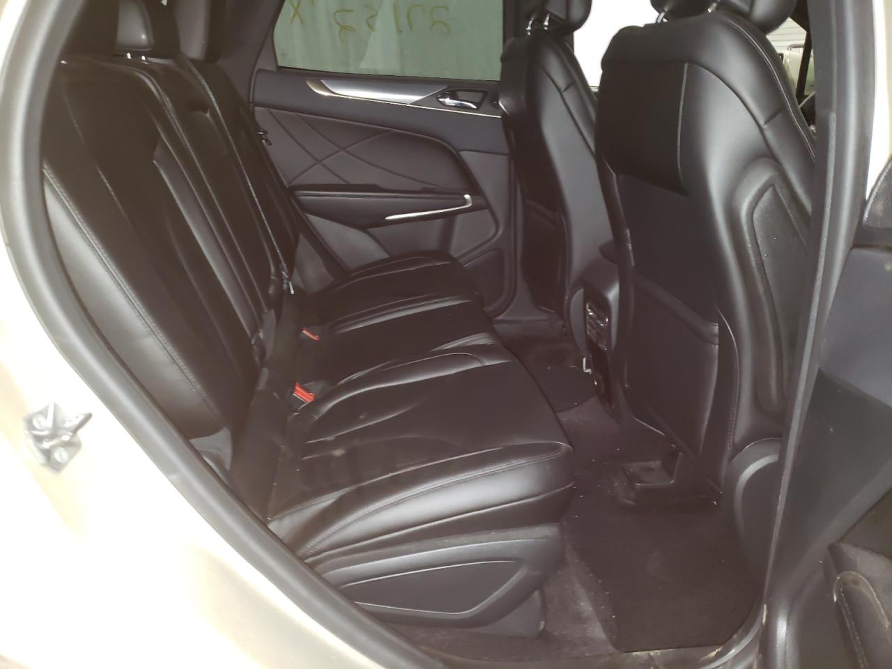 Photo 6 from auction – 2017 LINCOLN MKC PREMIE with VIN 5LMCJ1D94HUL69997