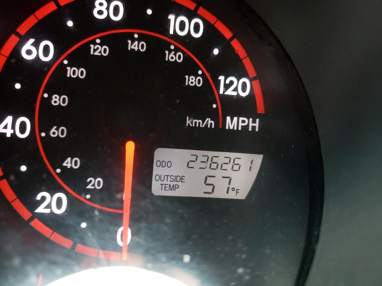 Photo 8 from auction – 2005 PONTIAC VIBE with VIN 5Y2SL63825Z448294
