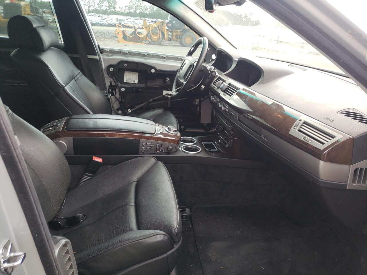 Photo 5 from auction – 2008 BMW 750 LI with VIN WBAHN83548DT77393