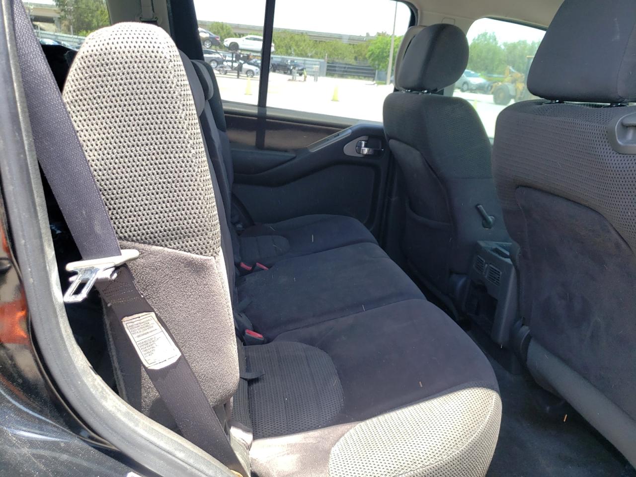 Photo 6 from auction – 2005 NISSAN PATHFINDER with VIN 5N1AR18U15C726815