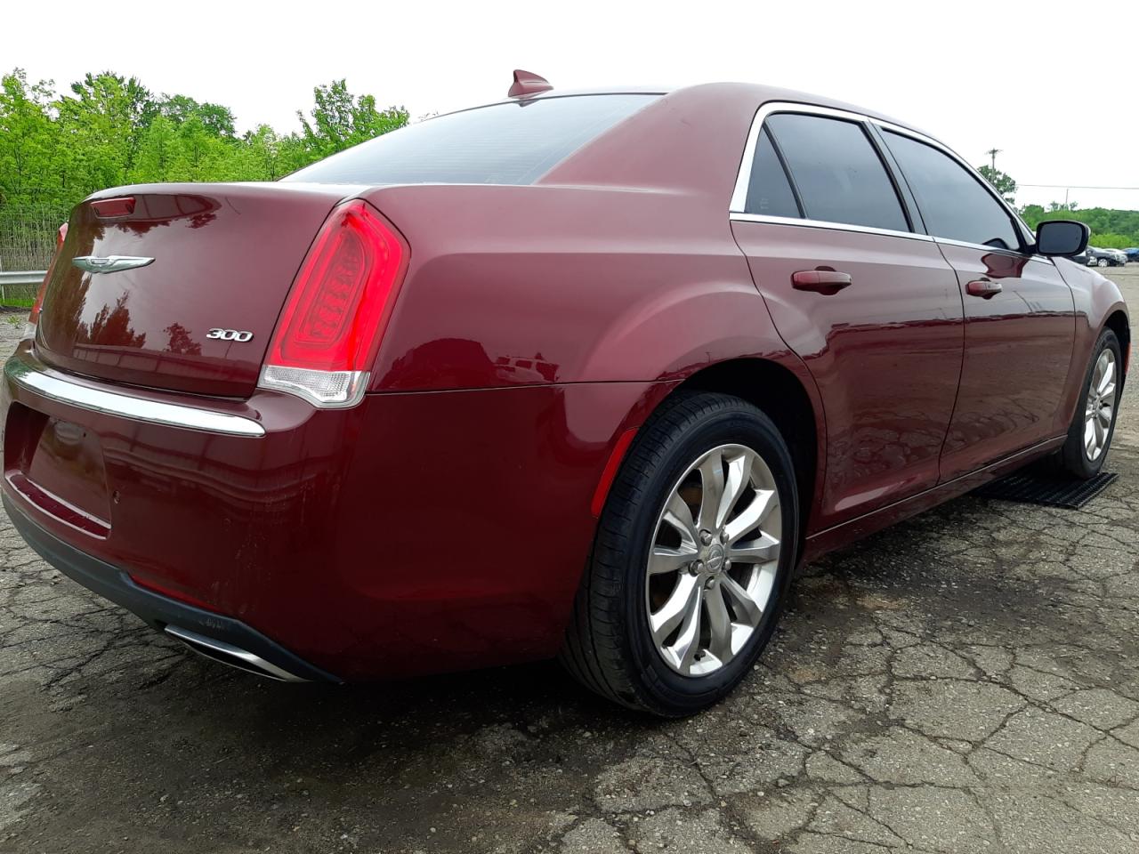 Photo 4 from auction – 2016 CHRYSLER 300 LIMITE with VIN 2C3CCARGXGH296620