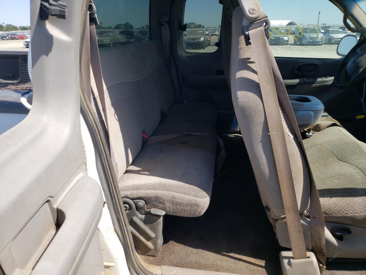 Photo 6 from auction – 2000 FORD F150 with VIN 1FTRX17L5YKB11300
