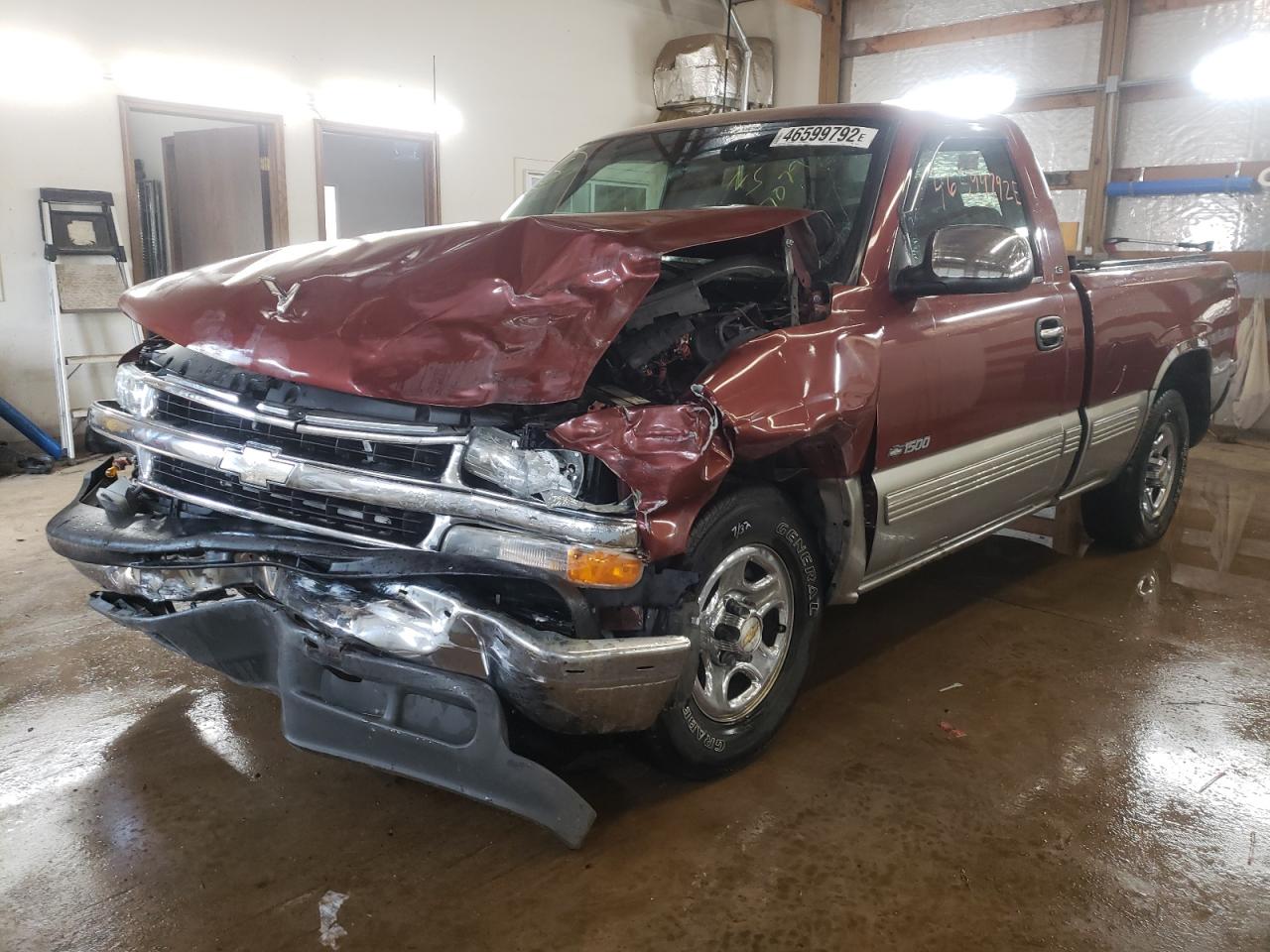Photo 2 from auction – 2000 CHEVROLET SILVERADO with VIN 1GCEC14T4YZ107079