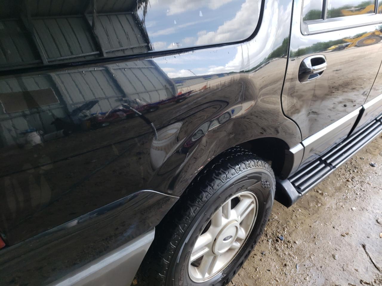 Photo 9 from auction – 2006 FORD EXPEDITION with VIN 1FMPU16596LA60275