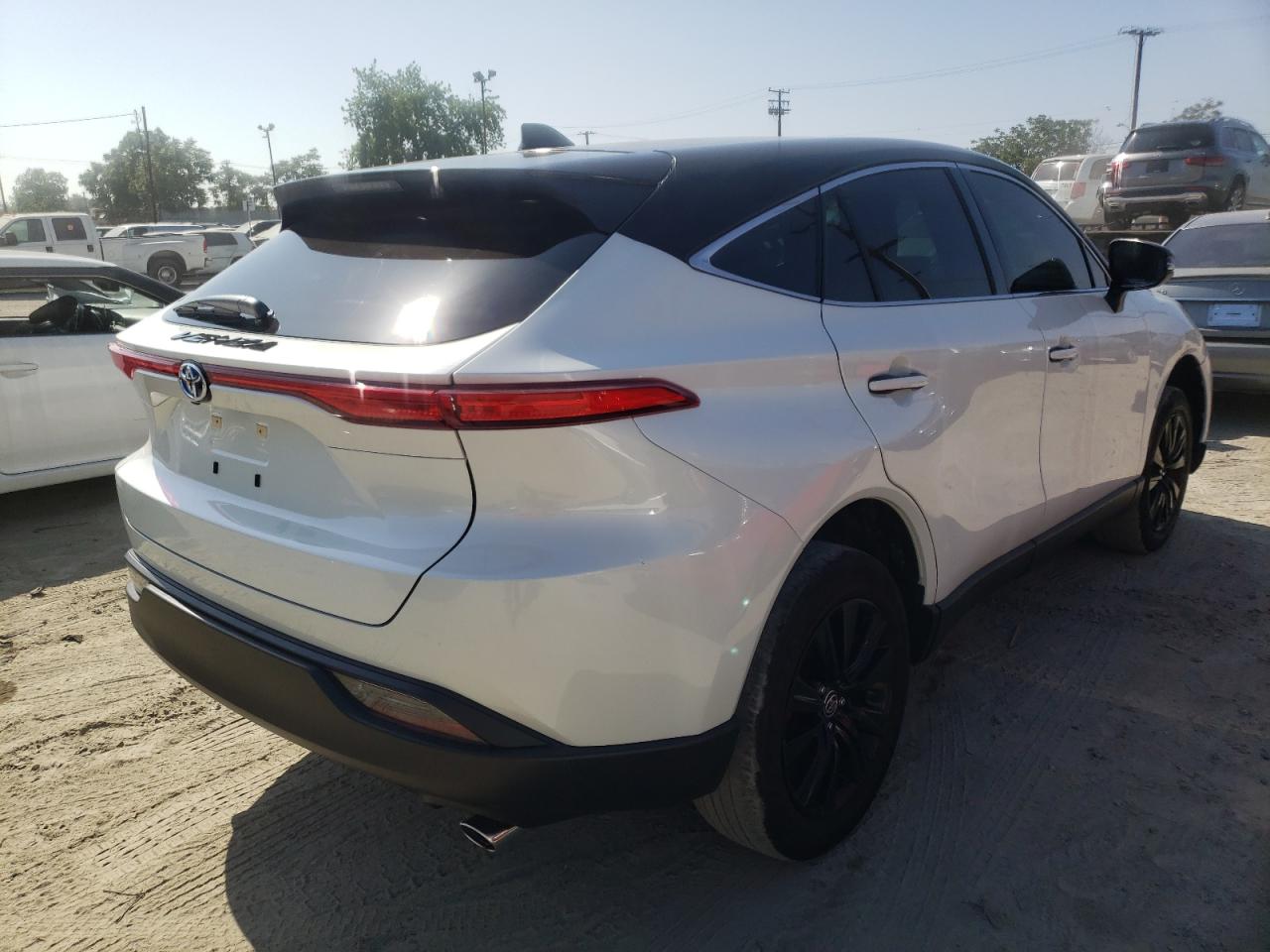 Photo 4 from auction – 2021 TOYOTA VENZA LE with VIN JTEAAAAH4MJ072701