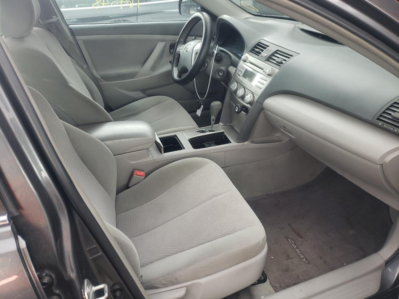 Photo 5 from auction – 2011 TOYOTA CAMRY BASE with VIN 4T1BF3EK6BU762808