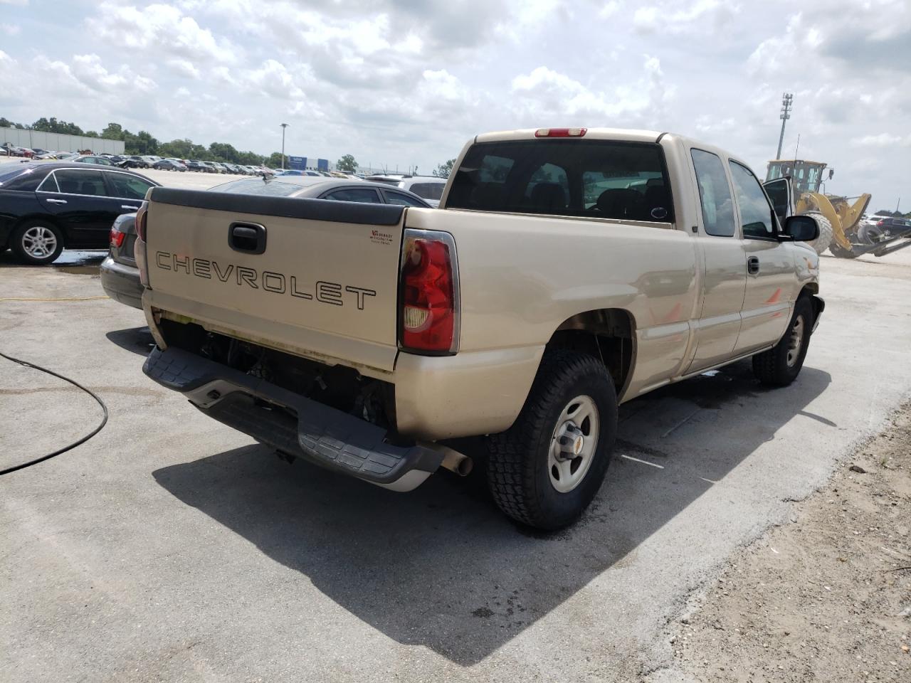 Photo 4 from auction – 2004 CHEVROLET SILVERADO with VIN 2GCEC19T941317706