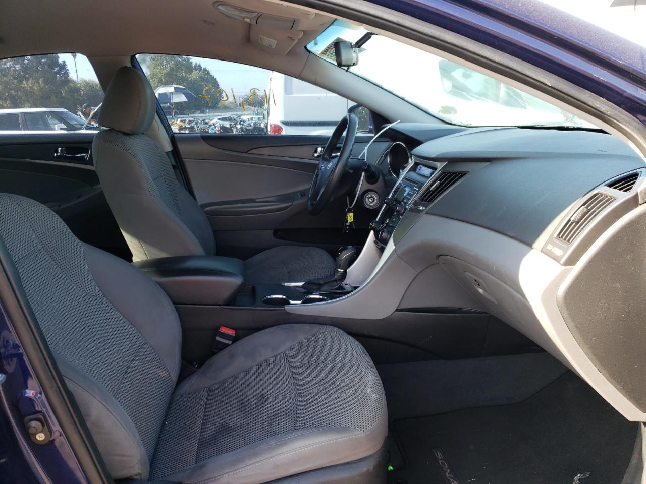Photo 5 from auction – 2011 HYUNDAI SONATA GLS with VIN 5NPEB4AC1BH077174