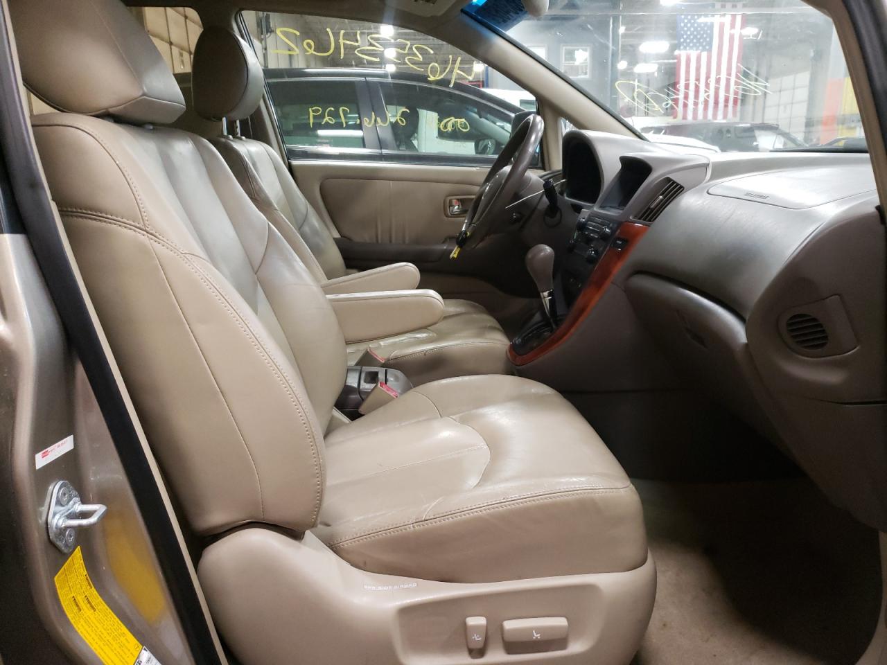 Photo 5 from auction – 2001 LEXUS RX 300 with VIN JTJHF10U310207765