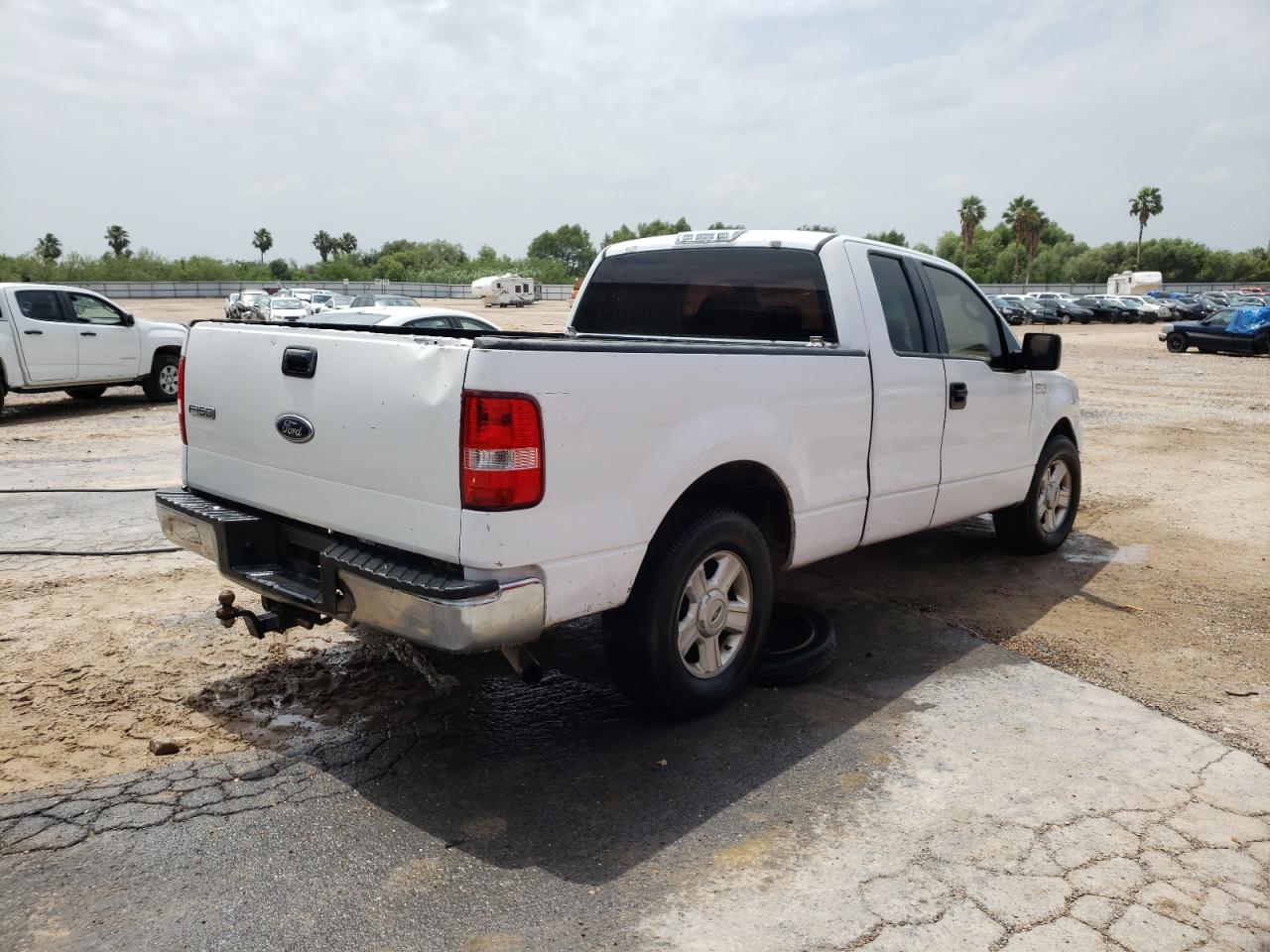 Photo 4 from auction – 2004 FORD F150 with VIN 1FTPX12584NB03197