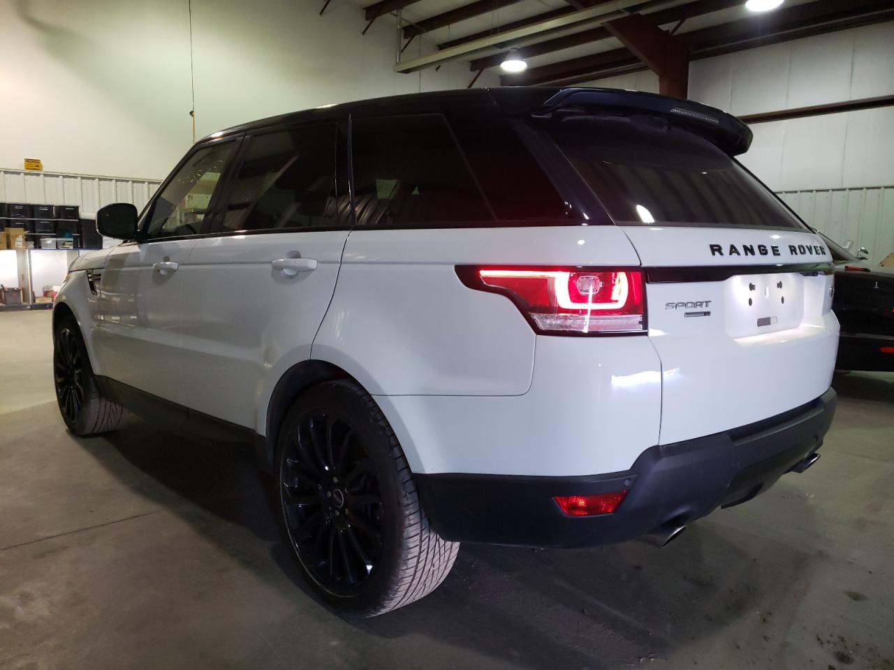 Photo 3 from auction – 2016 LAND ROVER RANGE ROVE with VIN SALWG2PFXGA590698