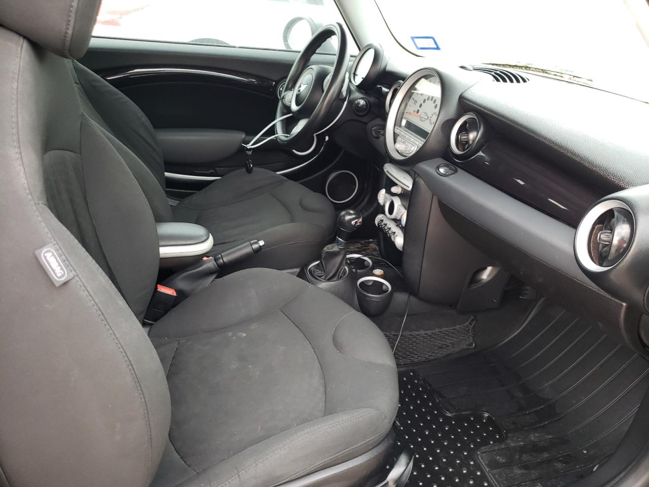 Photo 5 from auction – 2009 MINI COOPER S with VIN WMWMF73589TW85597