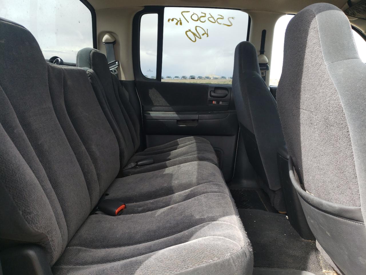 Photo 6 from auction – 2002 DODGE DAKOTA QUA with VIN 1B7HG38N92S656737