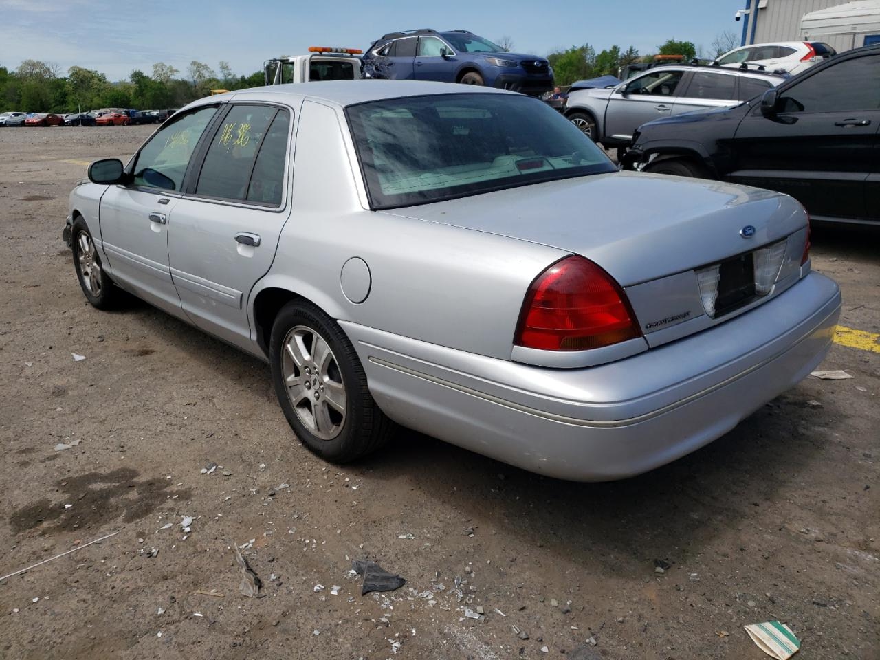 Photo 16 from auction – 2003 FORD CROWN VICT with VIN 2FAFP74W53X161131